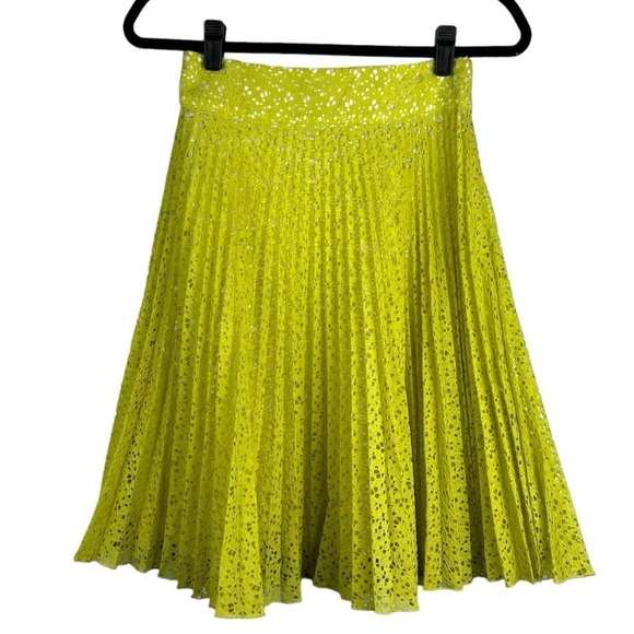 KAREN MILLEN NEON YELLOW KNIFE PLEATE LACE BANDED WAIST KNEE LENGTH SKIRT - Picture 2 of 10
